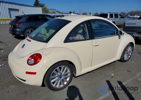 2008 Volkswagen New Beetle S z USA, uszkodzony, nr VIN 3VWRW31CX8M506019